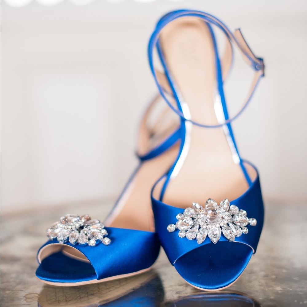 Jewel Badgley Mischka. Hayden Embellished Sandals. 9.5